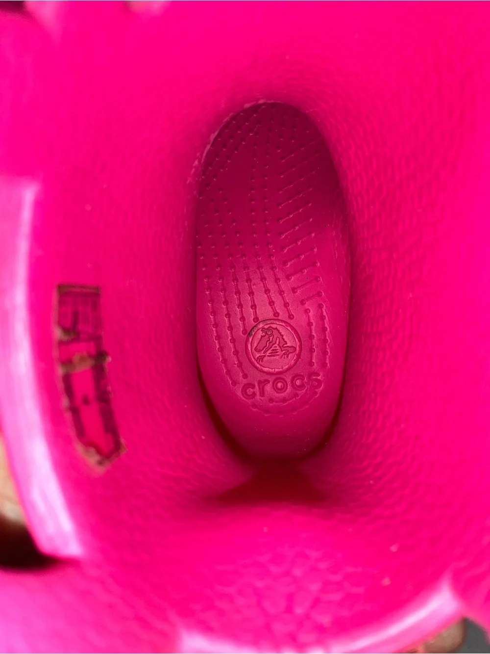 CROCS Kids Classic Clog in Bright Pink 8C Causal preppy coastal